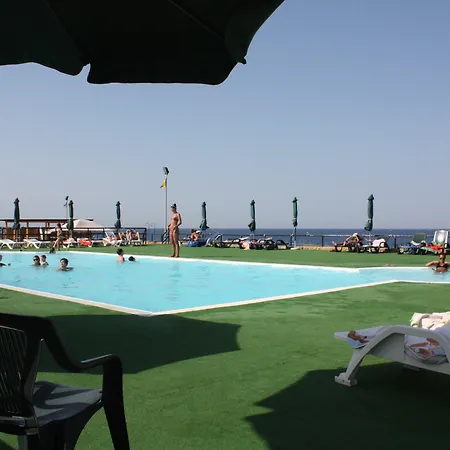فندق Capo Campolato 4*