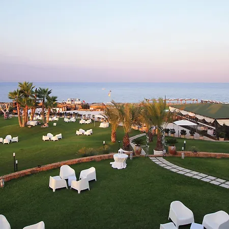 Capo Campolato Hotel 4*