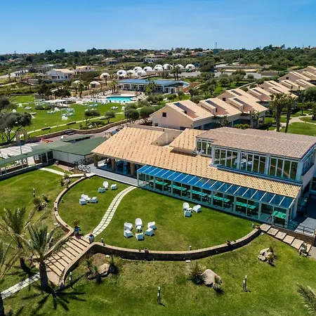 Capo Campolato Hotel